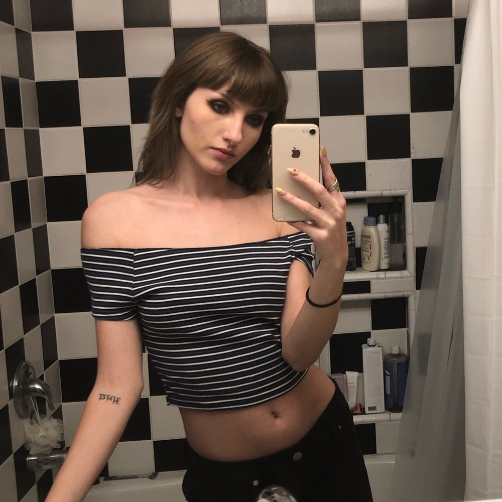 BRANDY MELVILLE STRIPED TEE
